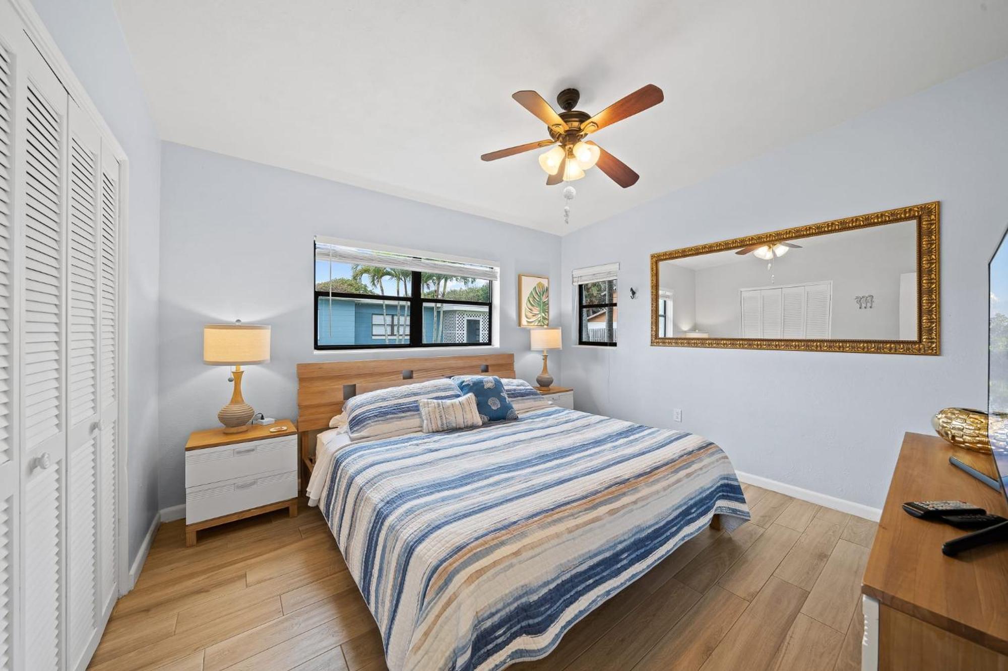 Downtown Cottage - Walk To The Beach & Restaurants 可可比奇 外观 照片