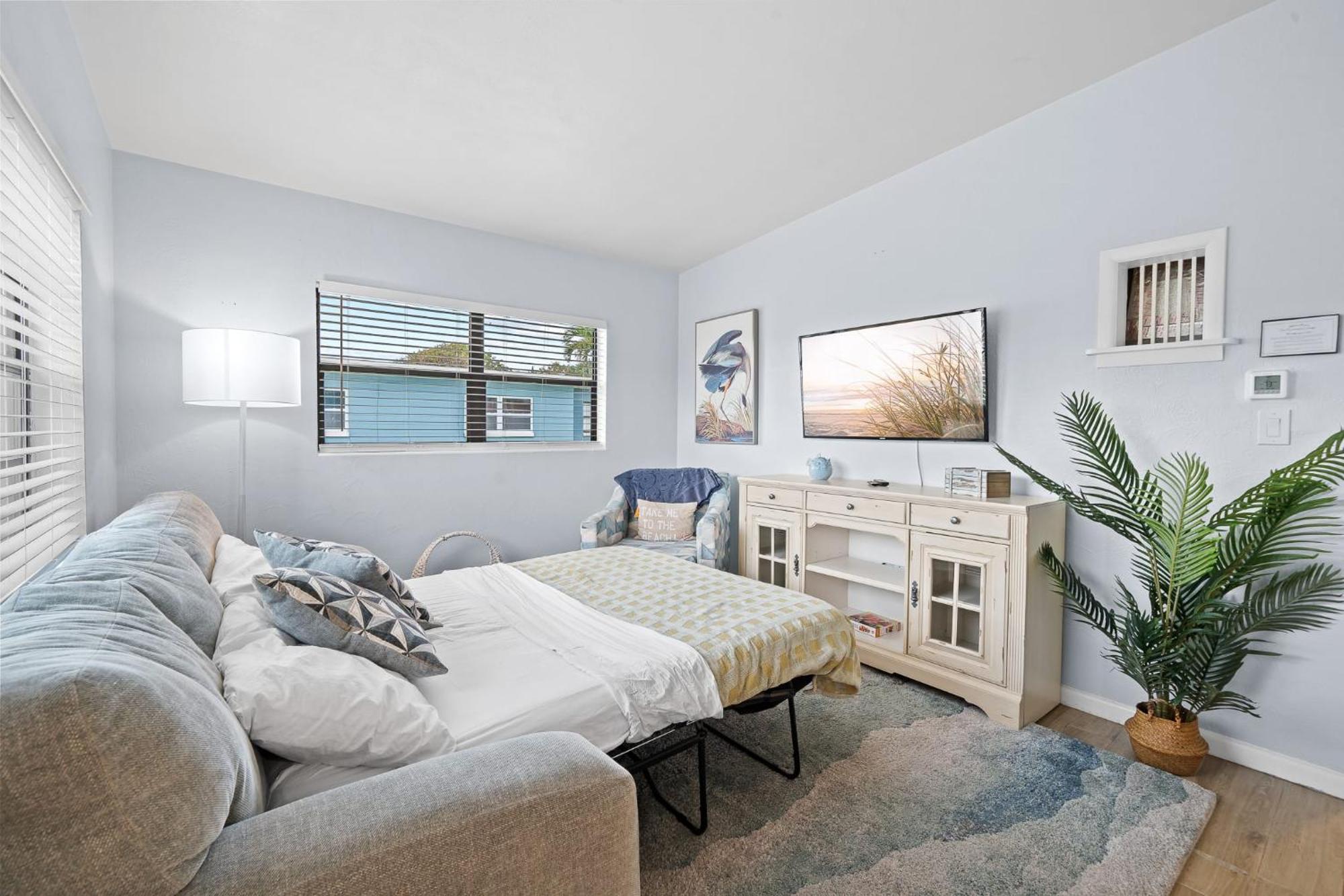 Downtown Cottage - Walk To The Beach & Restaurants 可可比奇 外观 照片